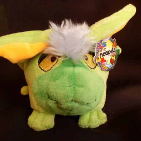 2004 Neopets Limited Too mini Mortog plush toy, front view.