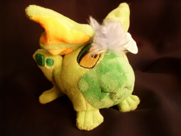 2004 Neopets Limited Too mini Mortog plush toy, side view.