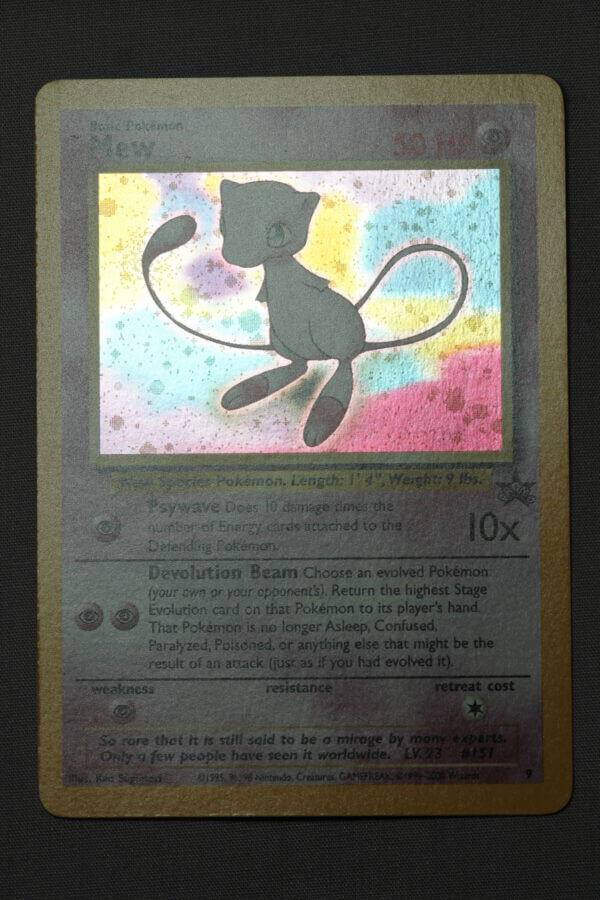 Mew (9), the holographic WOTC Black Star promo card, detail shot (8/8).