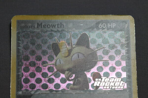 Rocket's Meowth (46/109), the reverse holofoil EX Team Rocket Returns card, detail shot (7/8).