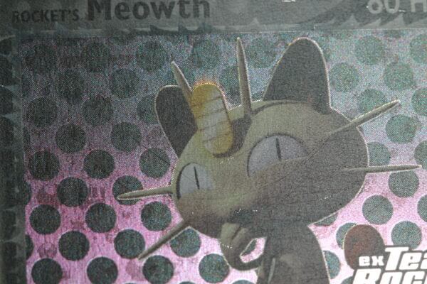 Rocket's Meowth (46/109), the reverse holofoil EX Team Rocket Returns card, detail shot (4/8).