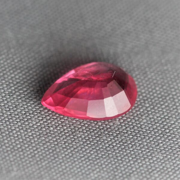 Mahenge Spinel, 9.5x6.5mm pear cut, side view.